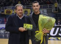 ΑΕΚ: Η βράβευση του Νίκου Ζήση πριν από το παιχνίδι με το Περιστέρι bwin