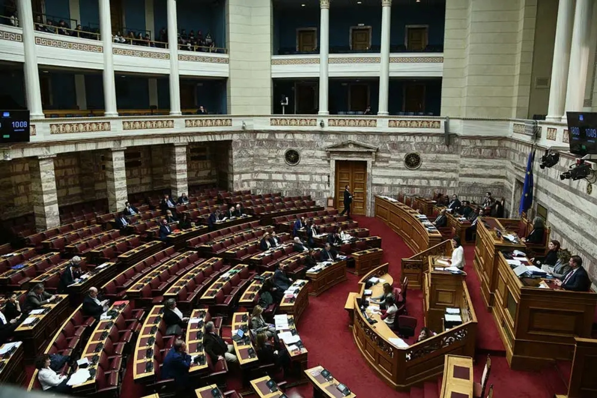 Amendment to exclude electoral candidates with criminal past at the Parliament