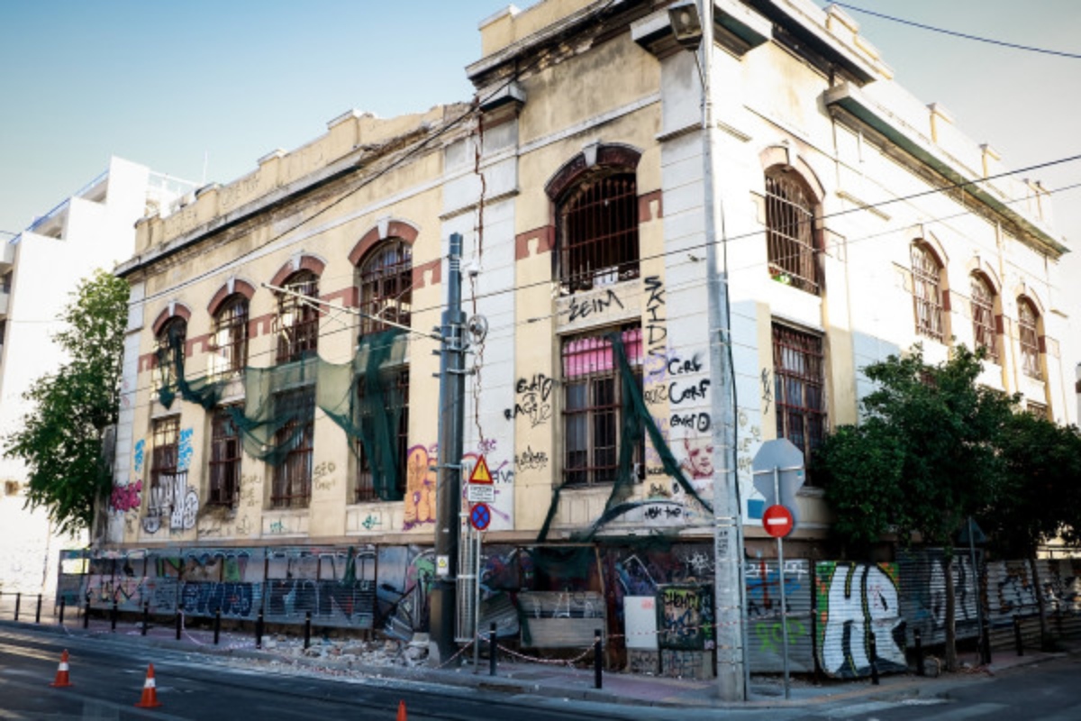 Κινδυνεύουν με κατάρρευση 20.000 κτίρια
