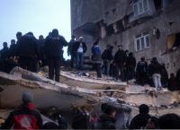 Σεισμός στην Τουρκία: Πάνω από 300 οι νεκροί – Σοκάρει η μαρτυρία Έλληνα αποκλεισμένου [vid]