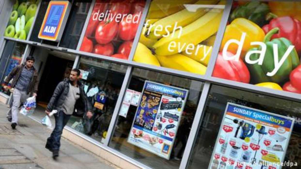 Reuters: Τα γερμανικά Lidl και Aldi εκπτωτικοί δαίμονες για τα βρετανικά σούπερ μάρκετ