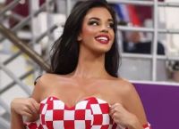 Ivana Knoll: Η «πιο καυτή οπαδός του Μουντιάλ» βγήκε στο δρόμο με κορμάκι και γόβες [pic]