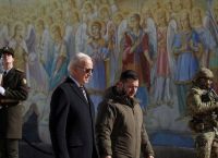 Ουκρανία: Αιφνιδιαστικά στο Κίεβο ο Μπάιντεν