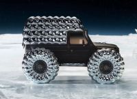 Project Mondo G: Mercedes και Moncler μόλις παρουσίασαν ένα G-Wagen που φοράει φουσκωτό μπουφάν