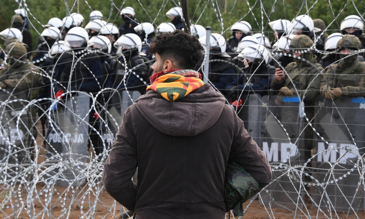 DW: Υποχωρεί η Κομισιόν στο «προσφυγικό»