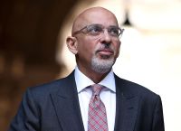 Ναντίμ Ζαχάουι: Η άνοδος και η πτώση του πρώτου κουρδικής καταγωγής βουλευτή Συντηρητικών Ναντίμ Ζαχάουι: Η άνοδος και η πτώση του πρώτου κουρδικής καταγωγής βουλευτή Συντηρητικών
