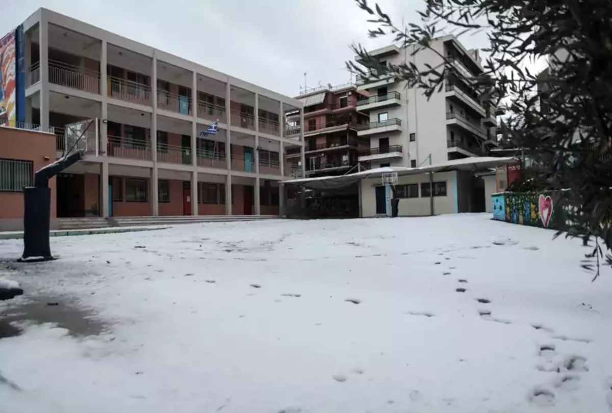 Cyclone Barbara: Schools in Attica closed on Monday and Tuesday