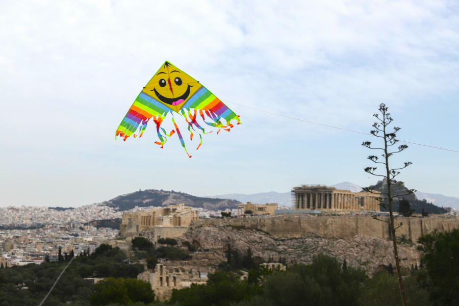 Ο καιρός για Καθαρά Δευτέρα: Ζέστη, σκόνη και βροχές [vid]