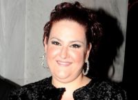 Σοφία Βογιατζάκη: «Είναι αηδία, να βγαίνω και να λέω πρέπει να είμαστε 120 κιλά» [vid]
