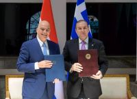 Greek foreign minister meets his counterpart, deputy FMs in Paraguay