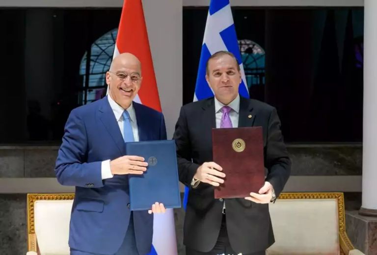 Greek foreign minister meets his counterpart, deputy FMs in Paraguay