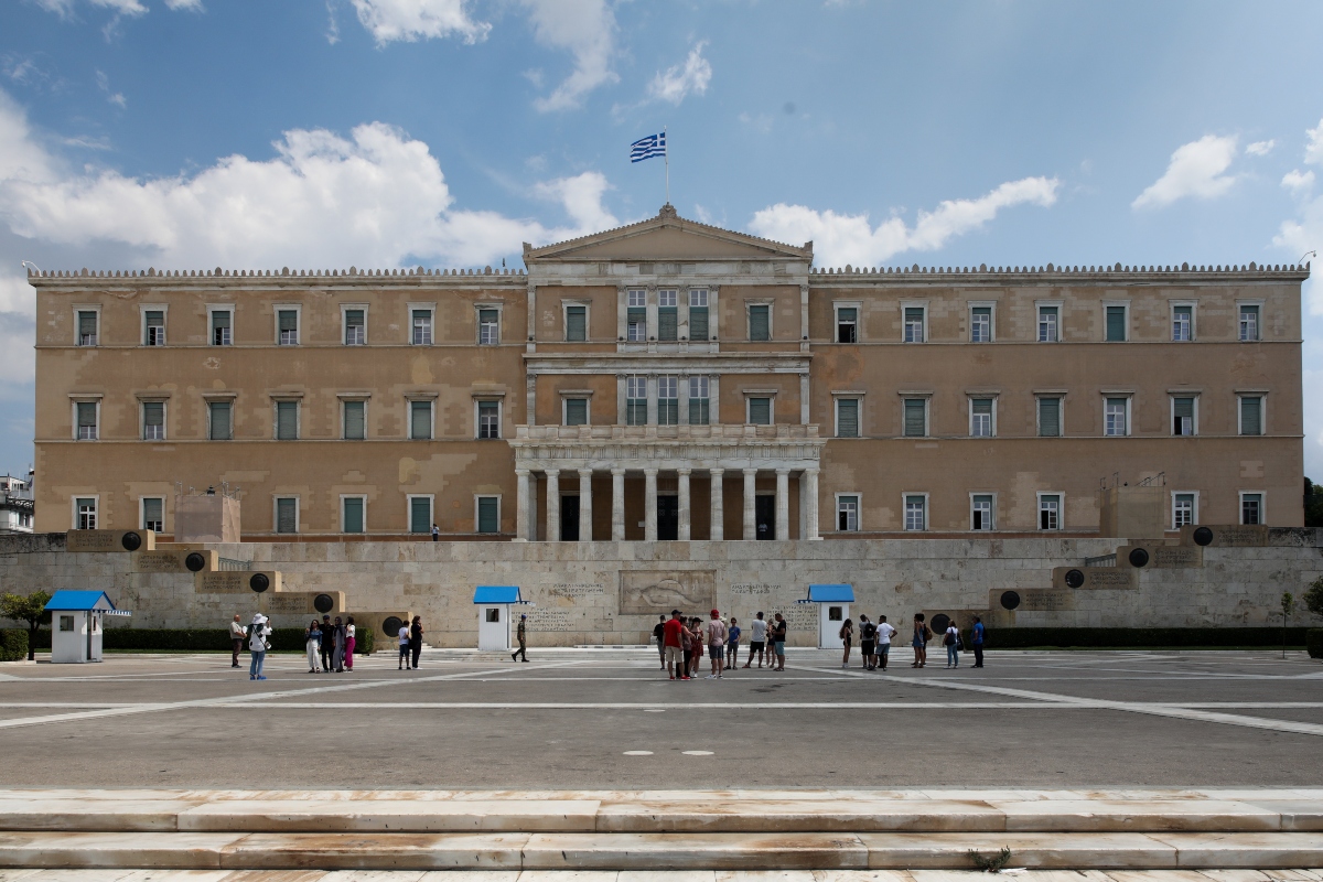 Παραλογισμός, υποκλοπές και στο βάθος εκλογές