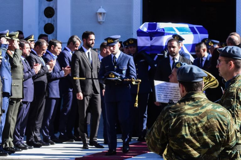 Συγκλόνισε η μητέρα του Τουρούτσικα: «Ο αετός πεθαίνει στον αέρα» [vid]