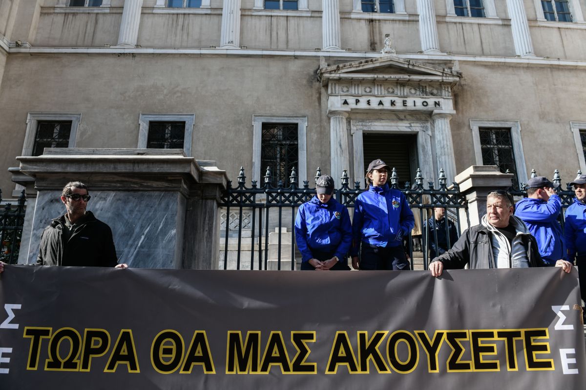 Καλλιτέχνες: Επιφυλακτικοί μετά τη δημοσιοποίηση της ΚΥΑ για τα μισθολογικά τους [vid]