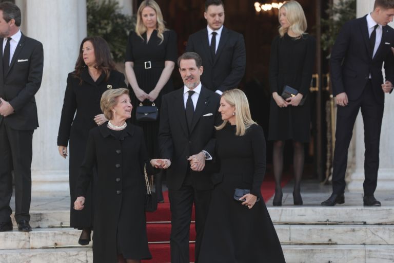 Μητρόπολη Αθηνών: Ολοκληρώθηκε το μνημόσυνο του τέως βασιλιά Κωνσταντίνου [pics]