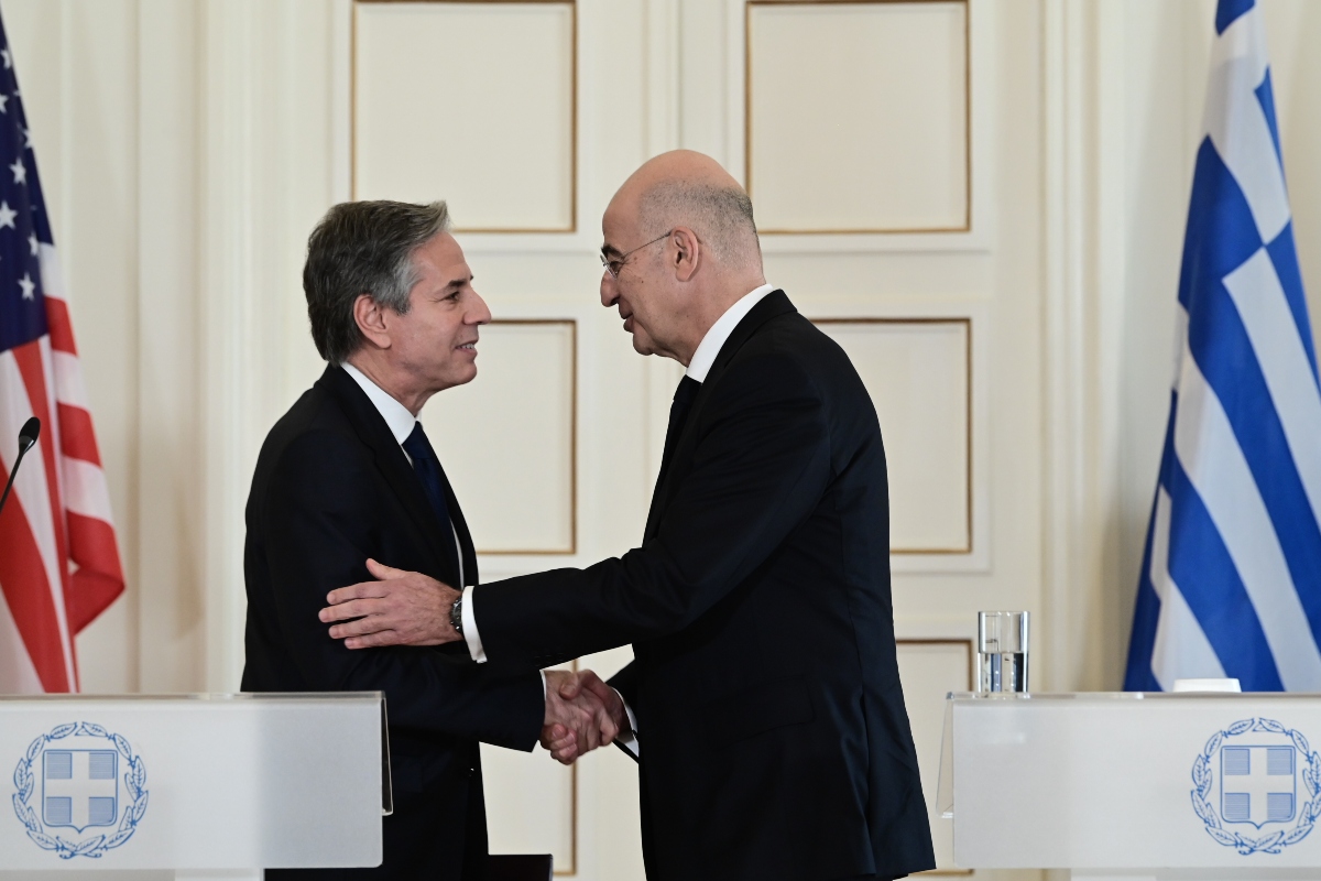 Μπλίνκεν από Αθήνα: Να αποφεύγονται οι απειλές που αυξάνουν την ένταση