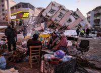 Τραγούδια του Μίκη Θεοδωράκη για τα σεισμόπληκτα παιδιά της Τουρκίας και της Συρίας