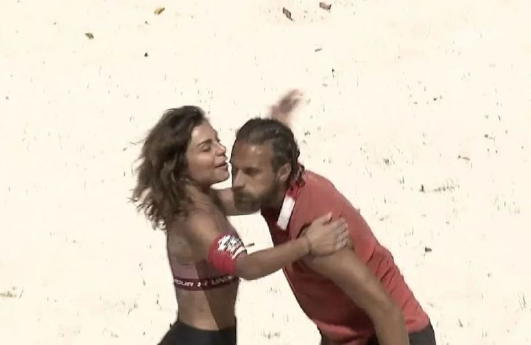 Survivor: Ο Μάριος κέρδισε και η Ελευθερία έτρεξε να τον αγκαλιάσει [vid]