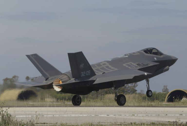 Bob Menendez announced that he has given the “green light” for the sale of the F-35 in Greece