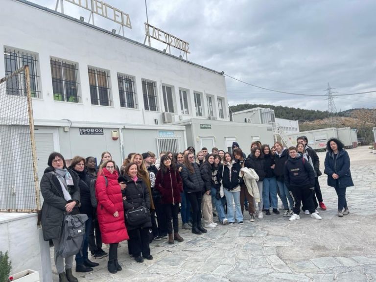 Δομή Ελευσίνας: Τα προσφυγόπουλα από την Ουκρανία έπαιξαν με τους καινούργιους φίλους τους