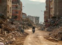 Τουρκία: Διευρύνονται οι έρευνες για εργολάβους οικοδομών, καθώς ο απολογισμός των νεκρών αυξάνεται