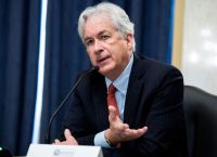 Ο. Μπερνς: «Πόλεμο φθοράς κάνει ο Πούτιν