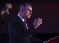Β. Ιρλανδία: Επιφυλάξεις από το Δημοκρατικό Ενωτικό Κόμμα