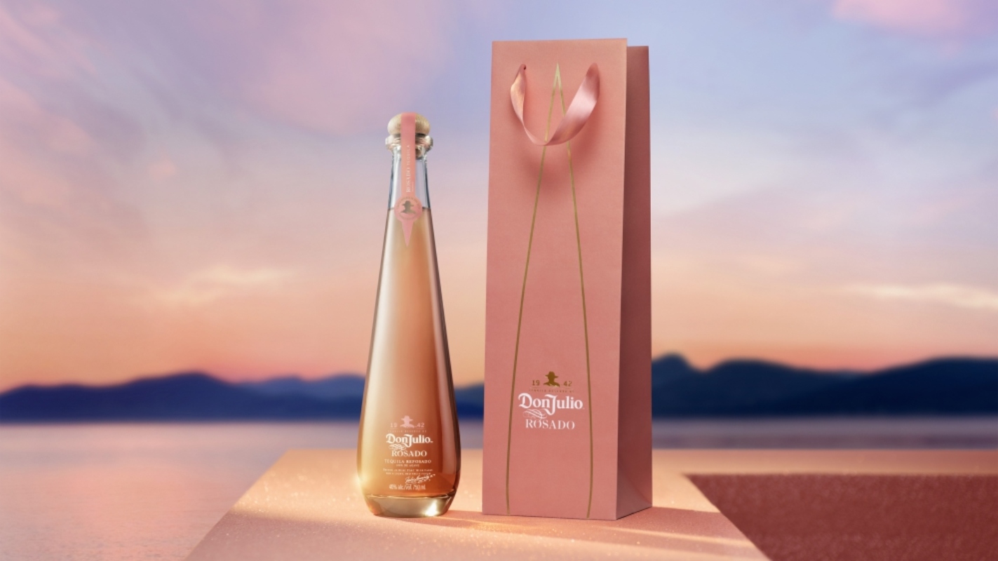 Don Julio Rosado: Η νέα ultra-premium τεκίλα είναι ροζ και ωριμάζει σε βαρέλια από φίνο πορτογαλικό κρασί