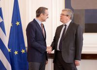 British Professor Kevin Featherstone awarded honorary Greek citizenship