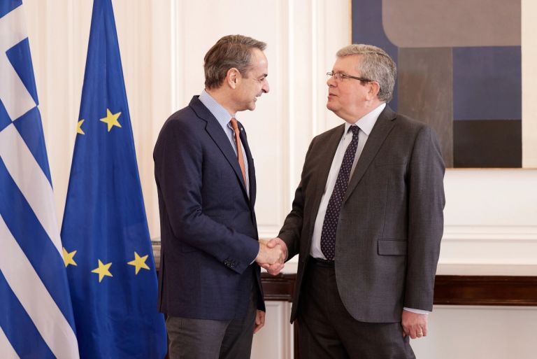 British Professor Kevin Featherstone awarded honorary Greek citizenship