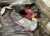 Τουρκία: Βγάζουν επιζώντες 5 μέρες μετά τον φονικό σεισμό – Εικόνες σοκ [vid]