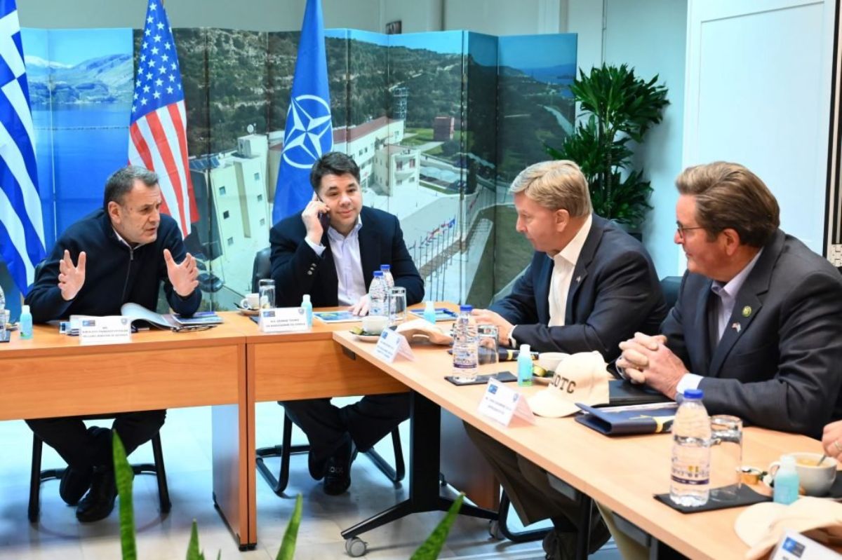 Παναγιωτόπουλος: Συνάντησε Αντιπροσωπεία Αμερικανών βουλευτών στη Σούδα για τα δικαιώματα της Ουκρανίας