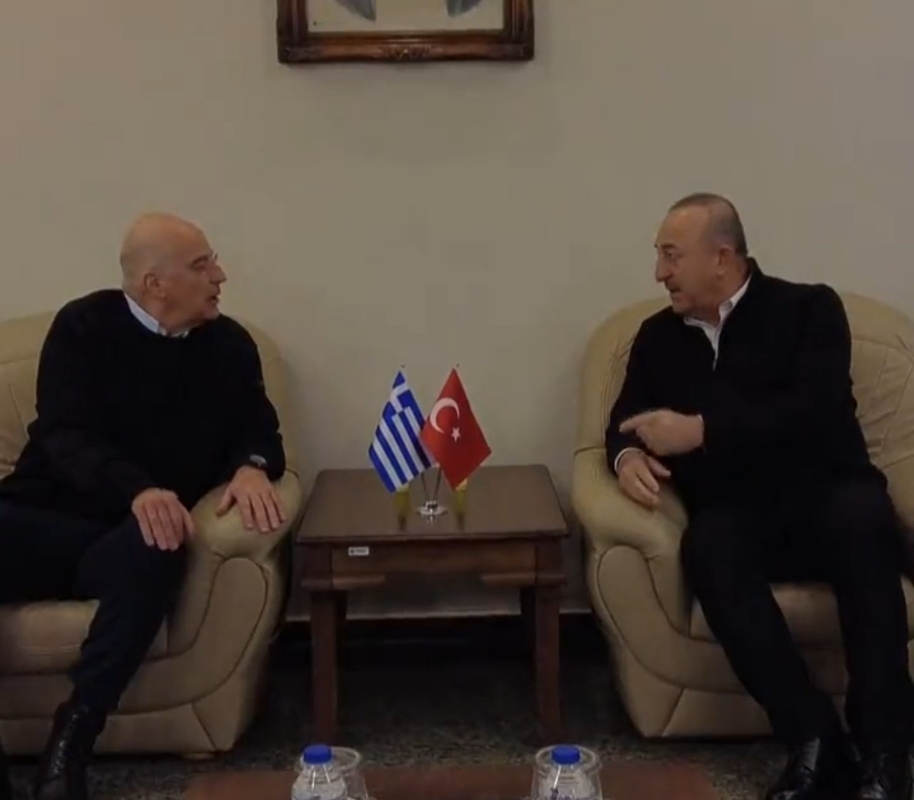 Δένδιας-Τσαβούσογλου: «Οι σχέσεις γειτονίας φαίνονται σε τέτοιες δύσκολες μέρες»
