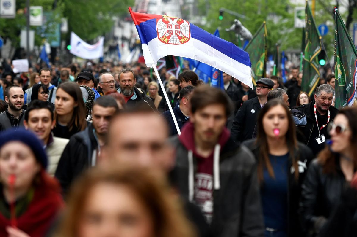 Απειλές Σέρβων εθνικιστών σε περίπτωση αποκλιμάκωσης της σχέσης Βελιγραδίου-Πρίστινας