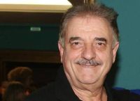 Μιχάλης Μητρούσης: «Ο δρόμος τους χωρισμού ήταν πολύ δύσκολος, έφυγα από το σπίτι και από το θέατρο» [vid]