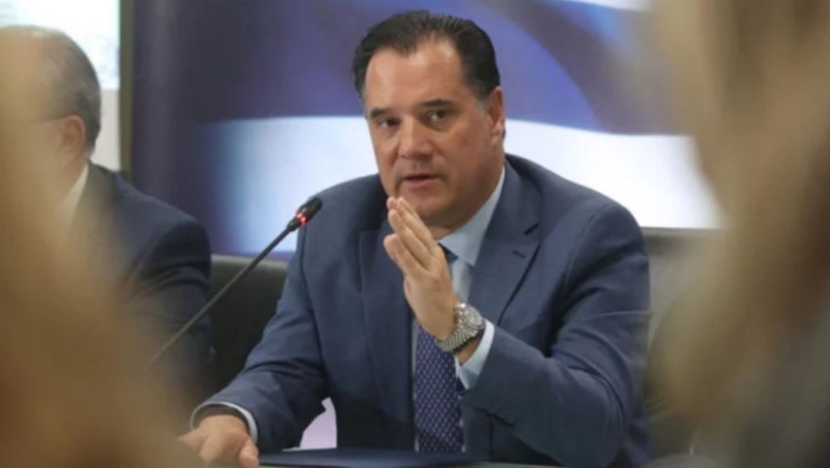 Ο αυτοαναιρούμενος Τσίπρας και ο ορθολογιστής Άδωνις