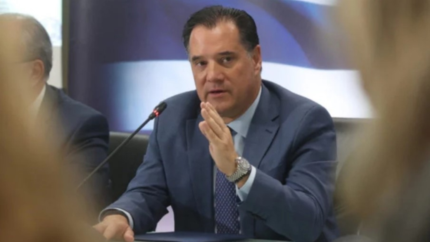 Ο αυτοαναιρούμενος Τσίπρας και ο ορθολογιστής Άδωνις