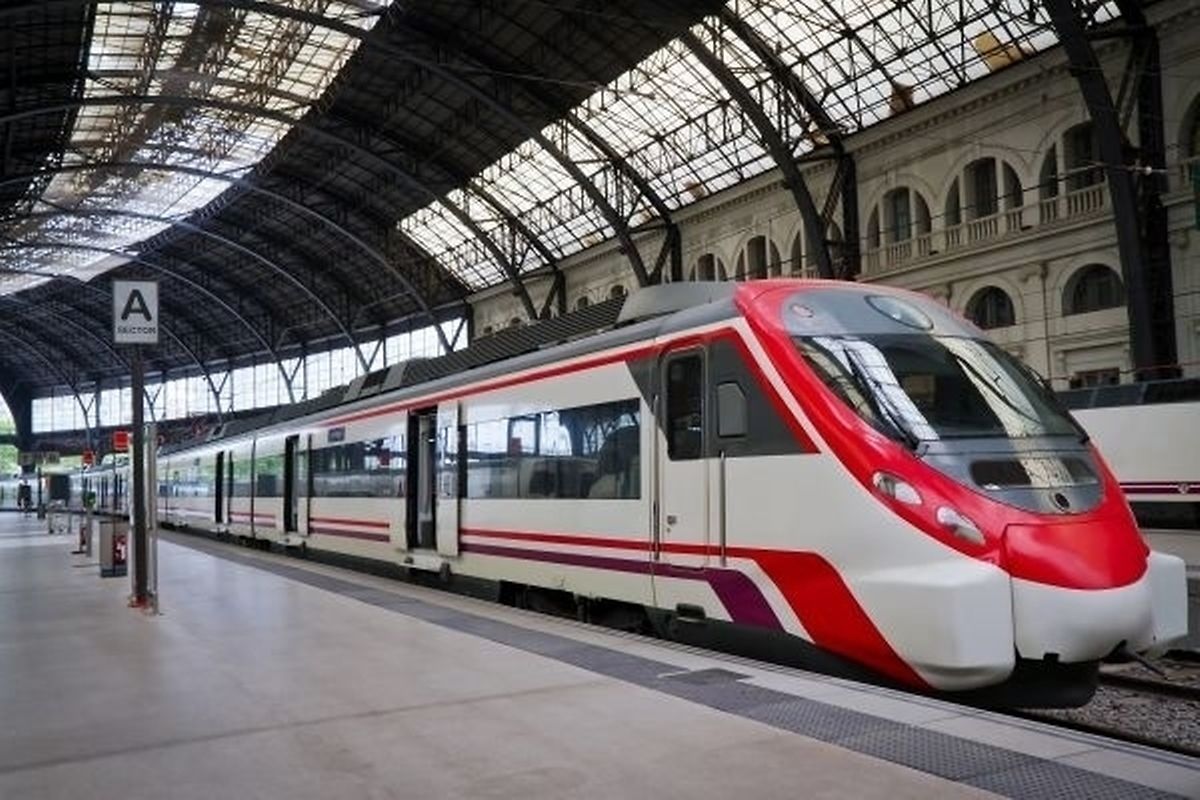 Σκάνδαλο στην Ισπανία με τα τρένα αξίας 250 εκατ. ευρώ που δεν χωράνε στα τούνελ [vid]