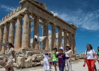 Καιρός αύριο Πέμπτη 13/4: Αναμένονται αραιές νεφώσεις