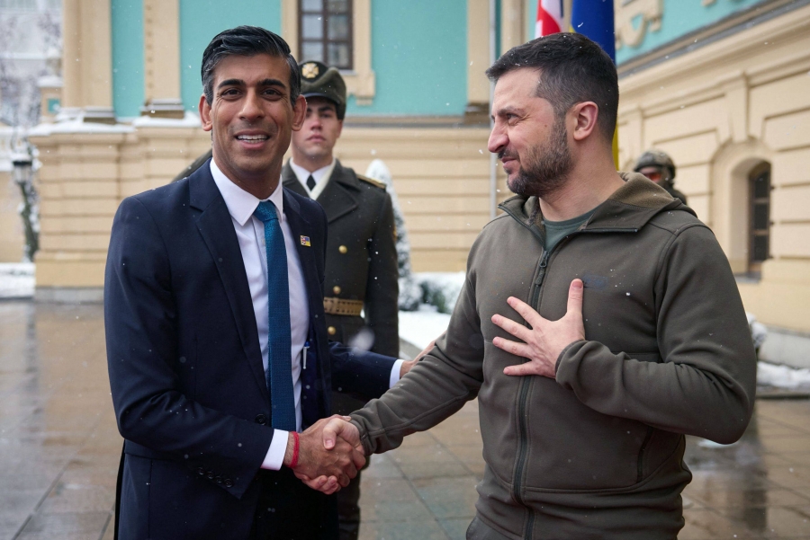 Ζελένσκι: Στην Αγγλία ο πρόεδρος της Ουκρανίας – Συνάντηση με Σούνακ