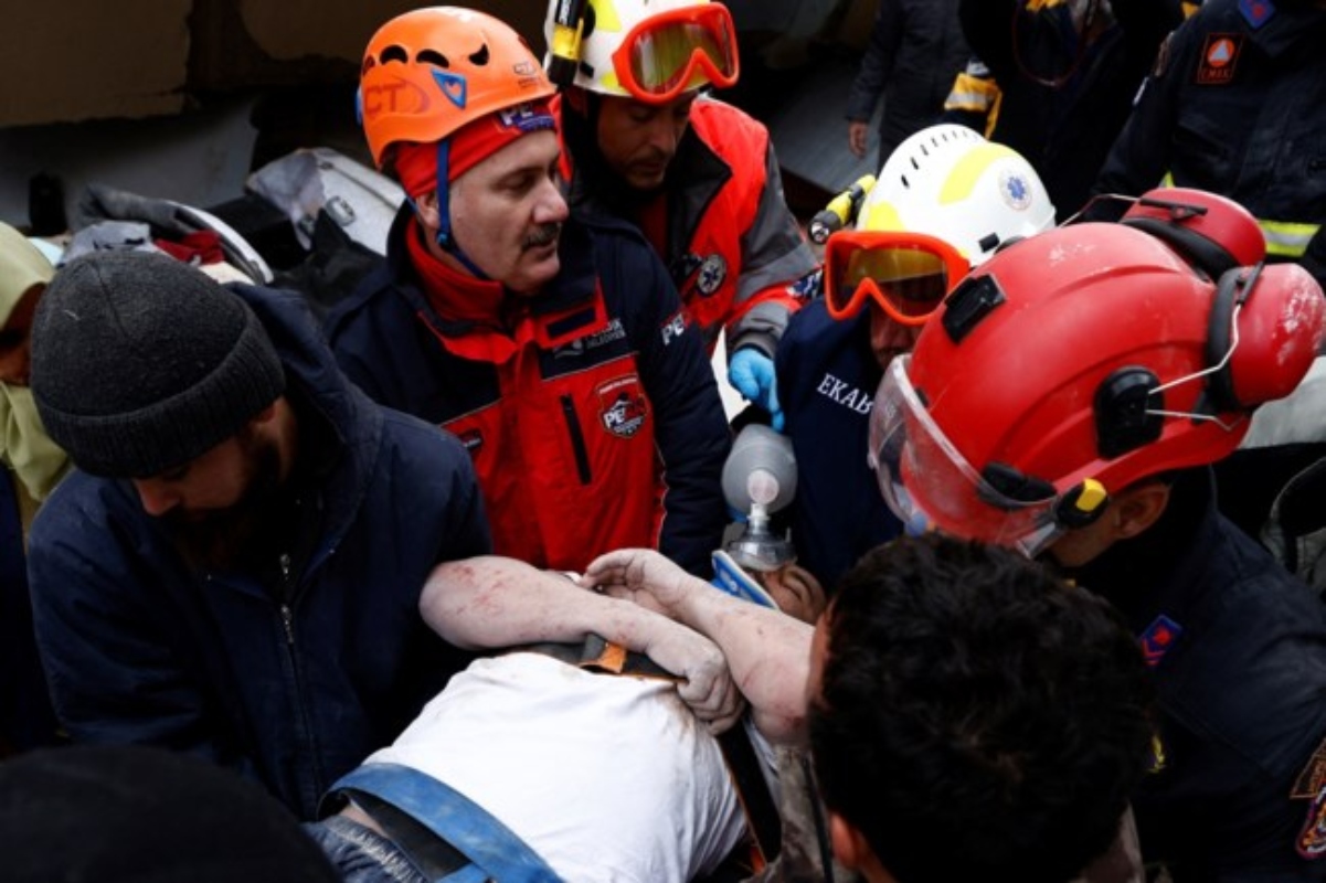 Ύμνοι στην Τουρκία για τους Έλληνες διασώστες: Ο γείτονας ήρθε ξαφνικά ένα βράδυ για να βοηθήσει [vid]