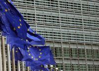Κομισιόν: «Προβλέπει» χρέος κάτω από το 160% και πλεόνασμα 2,5% το 2024 στην Ελλάδα