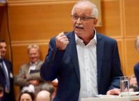 Μπούλμαν: Η επιτροπή ανθρωπίνων δικαιωμάτων δεν είναι για «μεταφορά χρημάτων μεταξύ ξενοδοχείων»