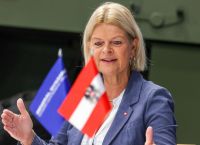Ακροβασία Αυστρίας: Ουδετερότητα και στήριξη Ουκρανίας ταυτόχρονα; Ακροβασία Αυστρίας: Ουδετερότητα και στήριξη Ουκρανίας ταυτόχρονα;