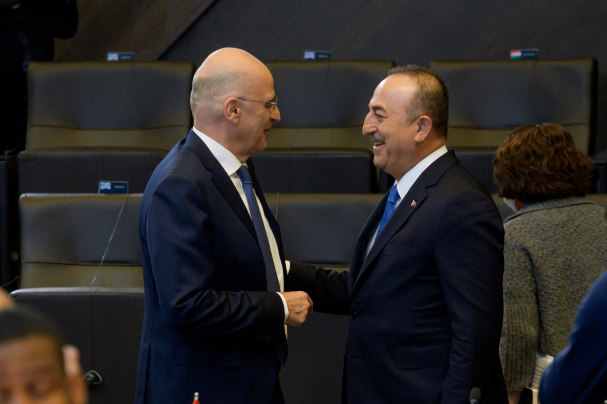 Γερμανικά ΜΜΕ: «Ευκαιρία για ειρήνη – Πώς ο σεισμός της Τουρκίας εκτονώνει τη σύγκρουση στο Αιγαίο»