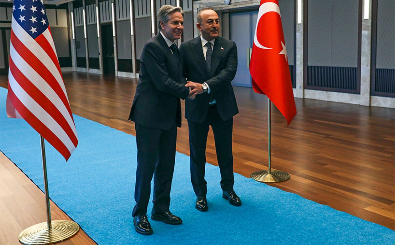 Η απορία Μπλίνκεν για τυχόν «υβριδικές» σχέσεις Άγκυρας – Μόσχας