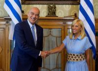 Greek Foreign Minister meets with his Uruguayan counterpart in Montevideo