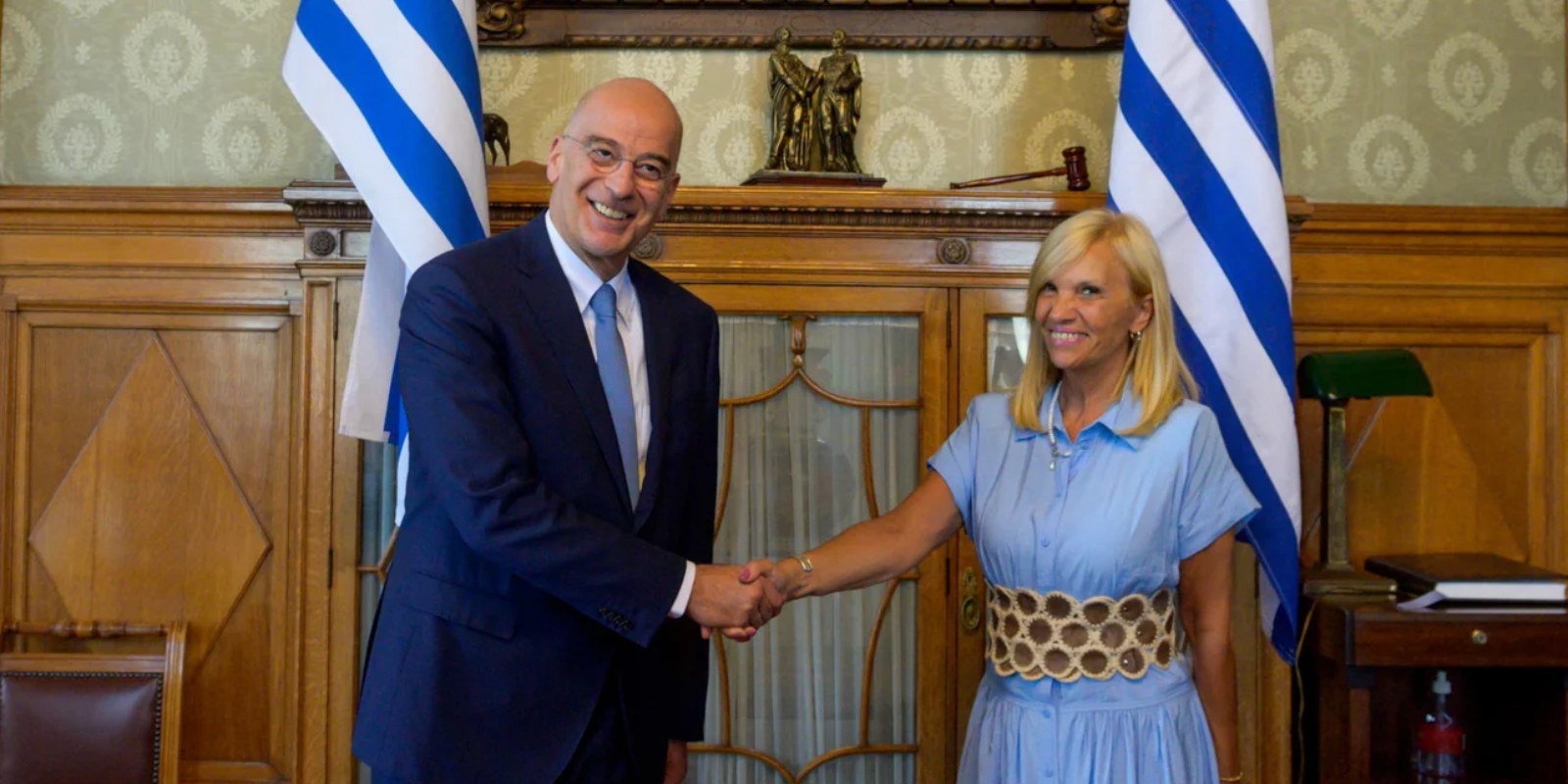 Greek Foreign Minister meets with his Uruguayan counterpart in Montevideo