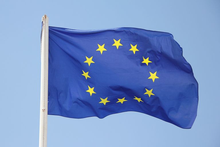 Morgan Stanley: Η Ευρωζώνη ανάμεσα σε δύο σοκ – Οι νέες προβλέψεις για την ανάπτυξη