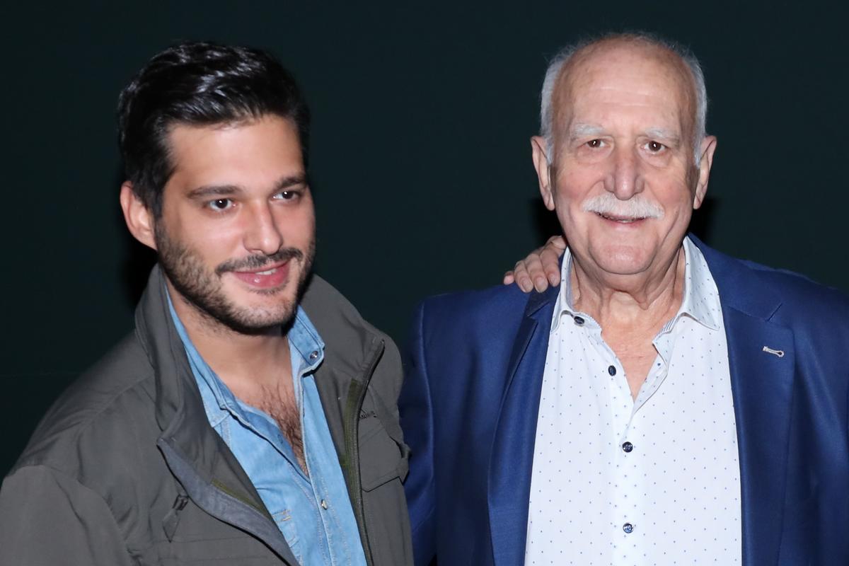 Φοίβος Παπαδάκης: «Ο πατέρας μου λέει κάθε χρόνο ότι θα σταματήσει την τηλεόραση»